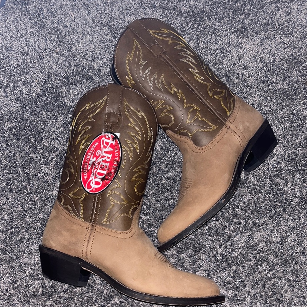 NWT Laredo boots
